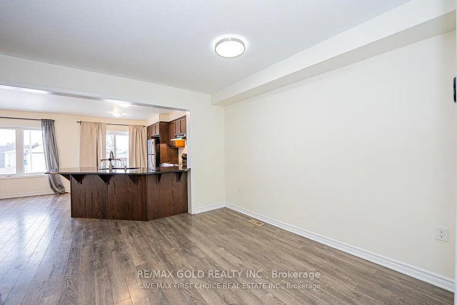 Photo 5 of 138 Watermill Street, Kitchener — HOMEH