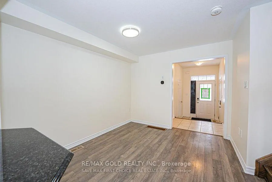 Photo 8 of 138 Watermill Street, Kitchener — HOMEH
