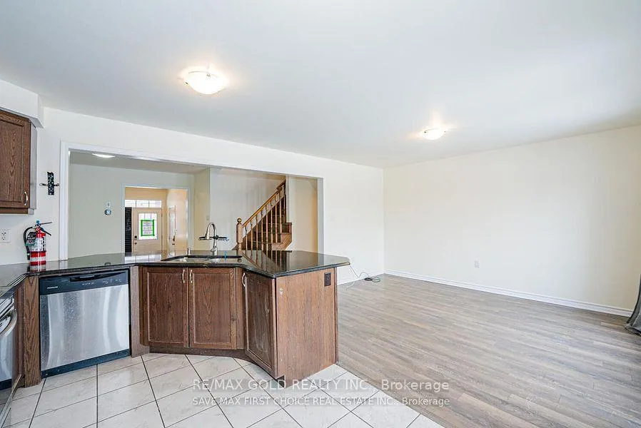 Photo 11 of 138 Watermill Street, Kitchener — HOMEH