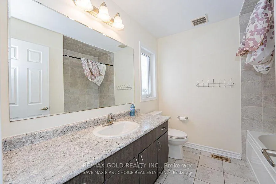 Photo 19 of 138 Watermill Street, Kitchener — HOMEH