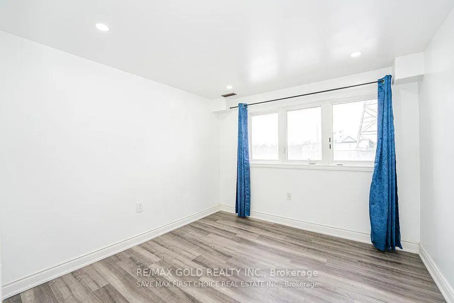 Photo 30 of 138 Watermill Street, Kitchener — HOMEH