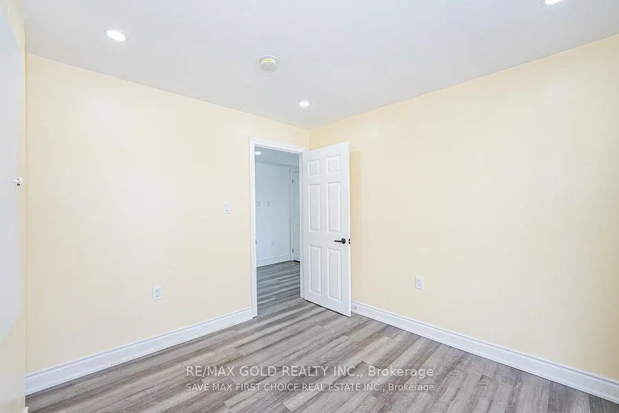 Photo 33 of 138 Watermill Street, Kitchener — HOMEH