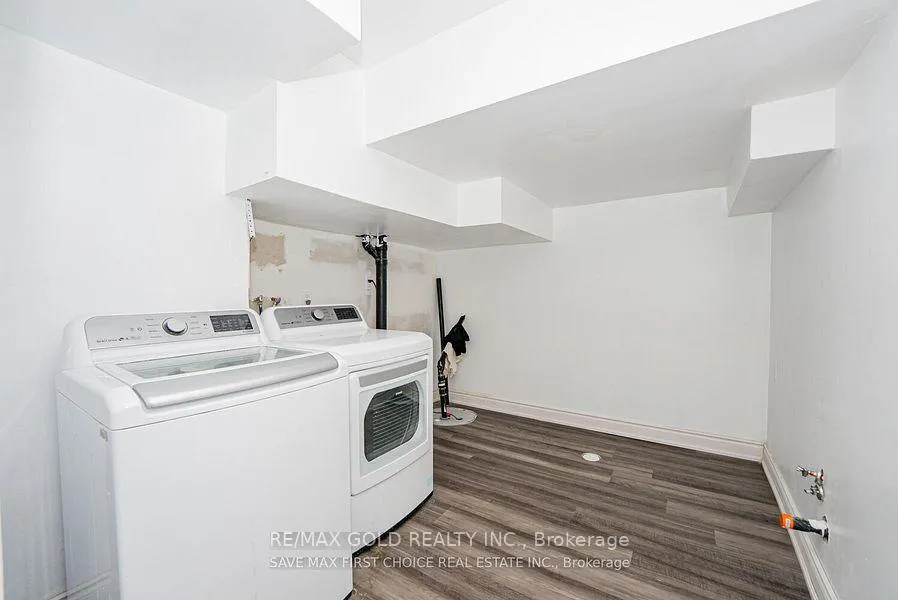 Photo 37 of 138 Watermill Street, Kitchener — HOMEH