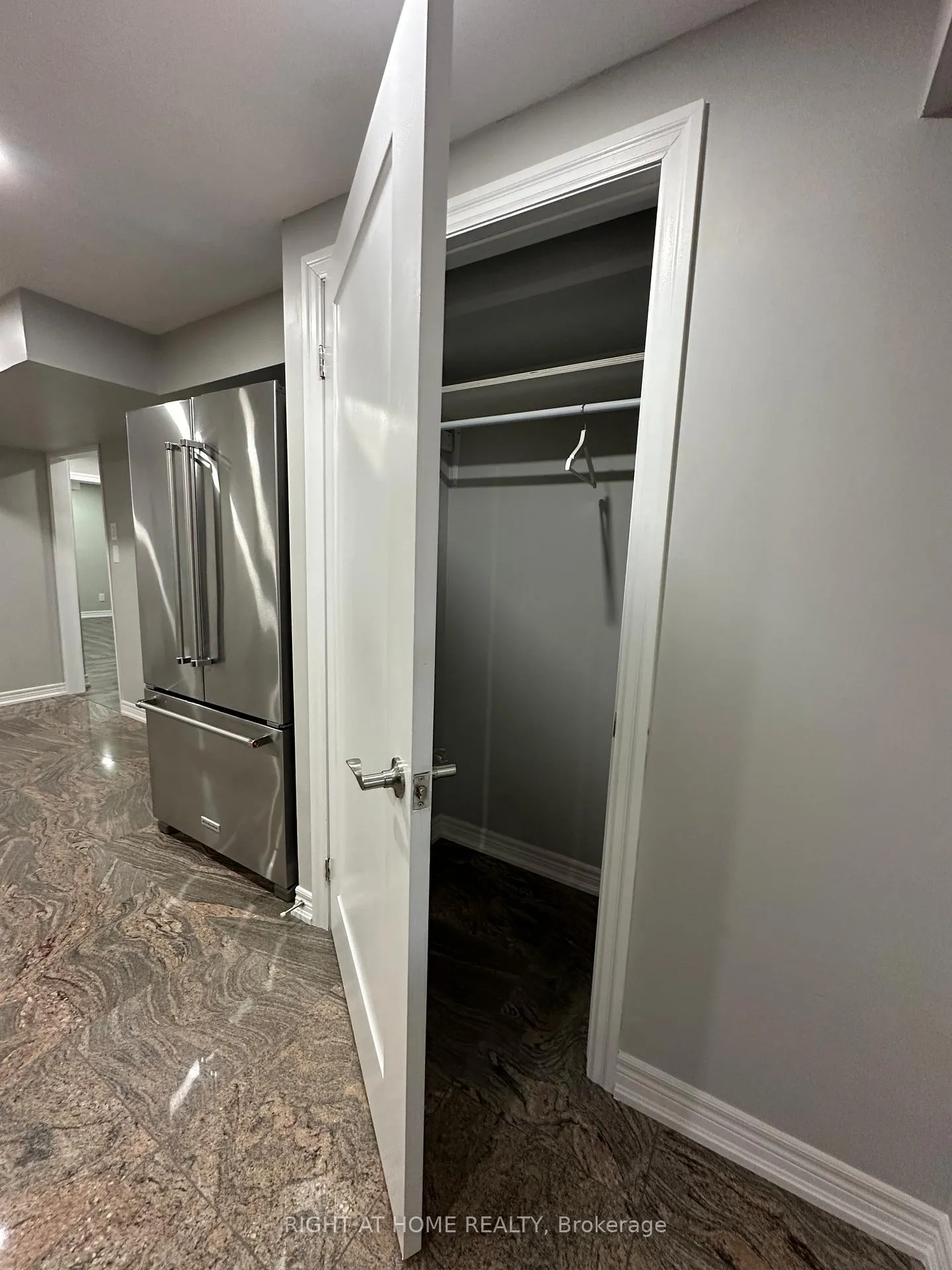 Photo 6 of 3252 Palmer Drive, Burlington, Palmer — HOMEH