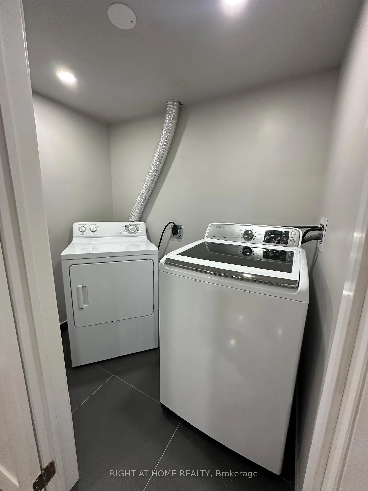 Photo 8 of 3252 Palmer Drive, Burlington, Palmer — HOMEH