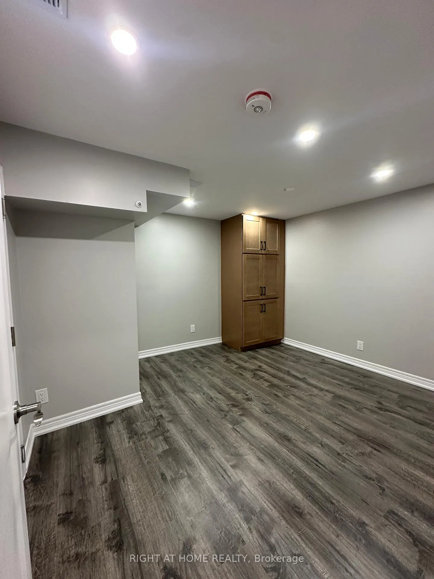 Photo 10 of 3252 Palmer Drive, Burlington, Palmer — HOMEH