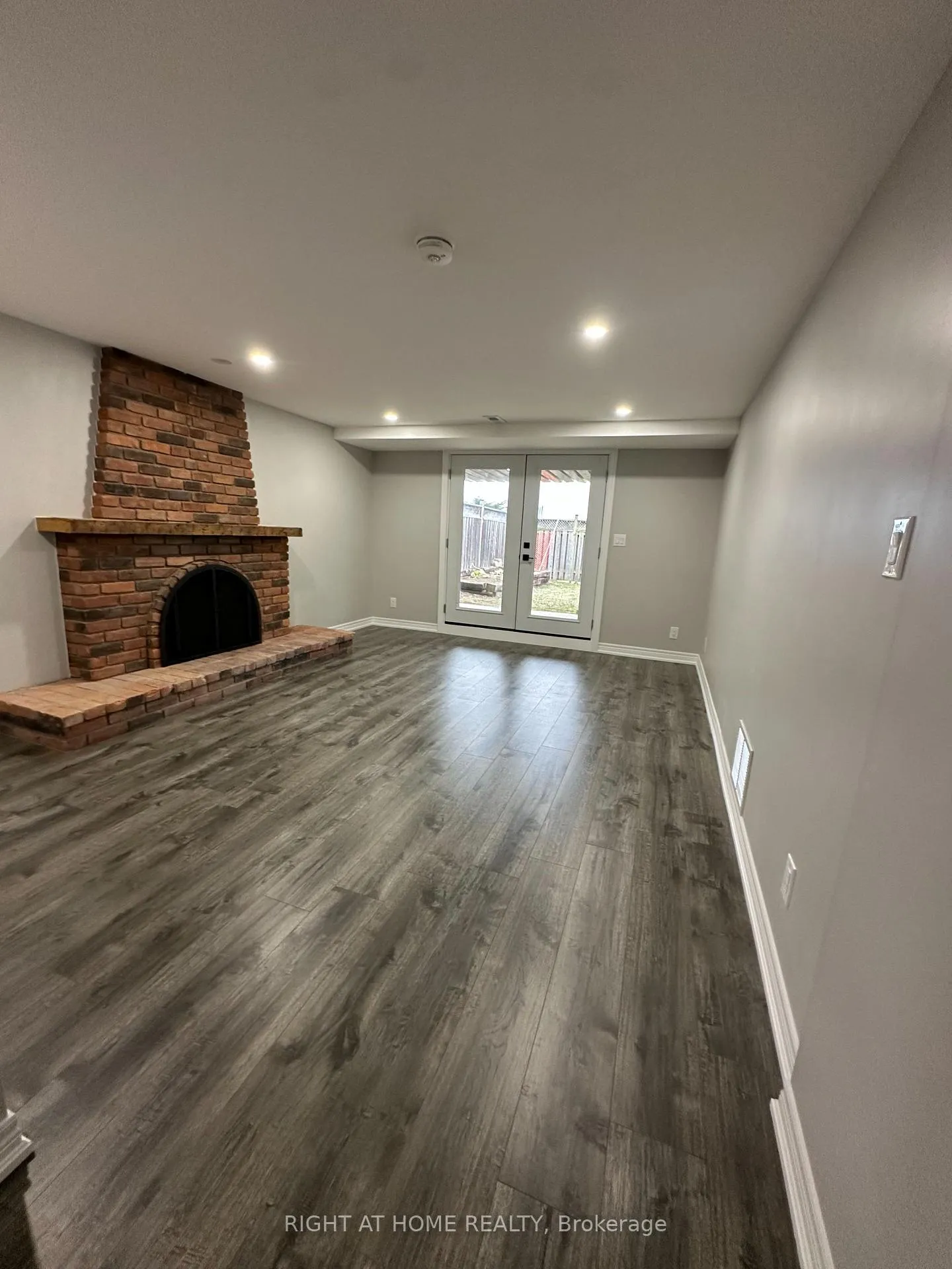 Photo 15 of 3252 Palmer Drive, Burlington, Palmer — HOMEH