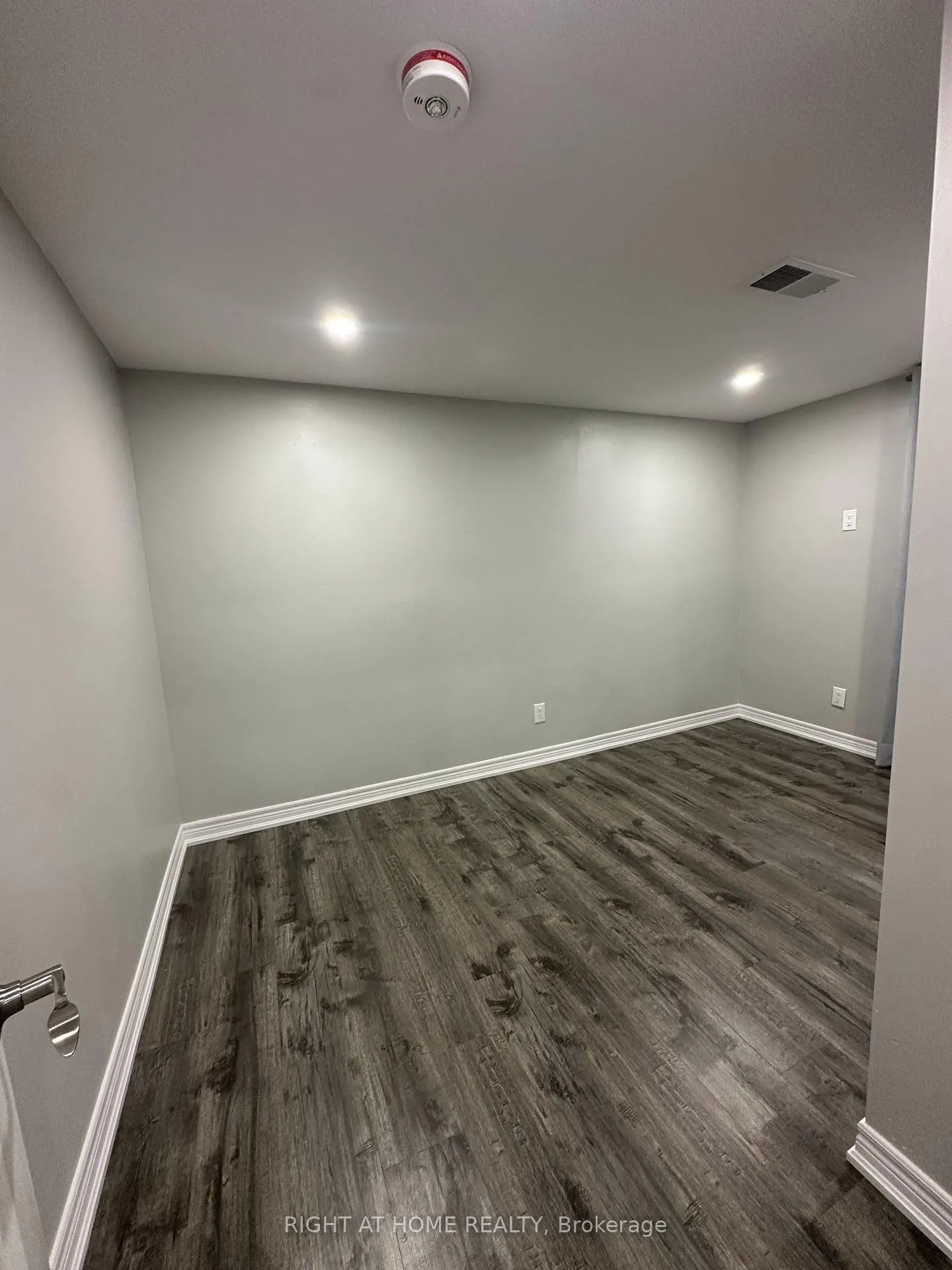 Photo 18 of 3252 Palmer Drive, Burlington, Palmer — HOMEH