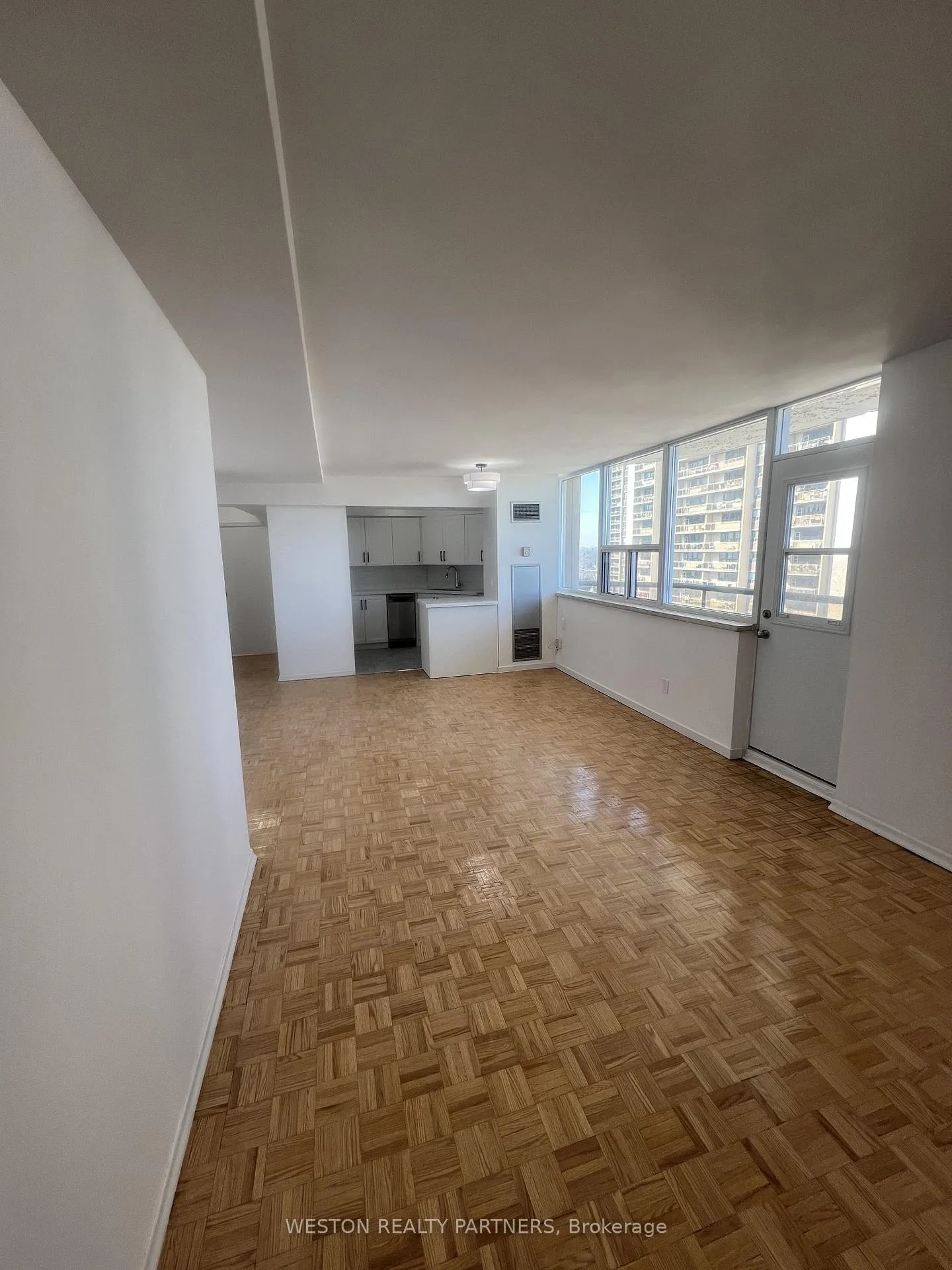 Photo 3 of Unit PH3, 171 Erskine Avenue, Toronto, Mount Pleasant West — HOMEH