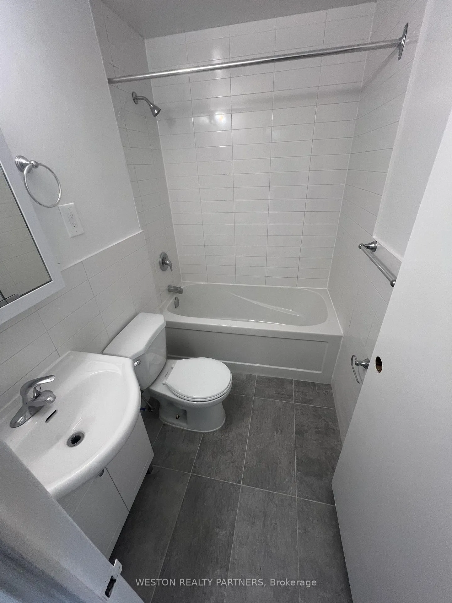 Photo 9 of Unit PH3, 171 Erskine Avenue, Toronto, Mount Pleasant West — HOMEH