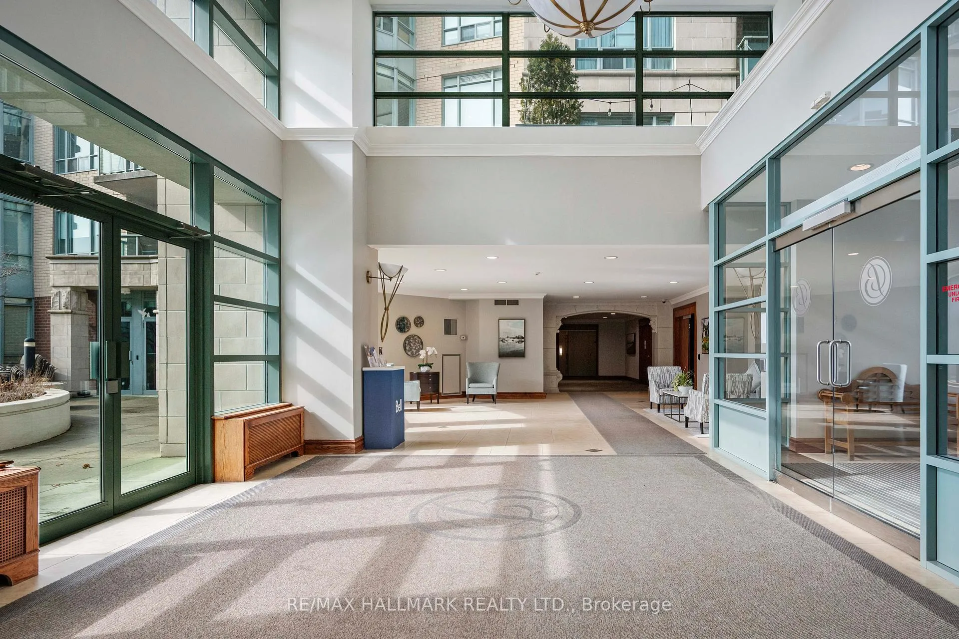 Photo 3 of Unit 224, 9 Boardwalk Drive, Toronto, The Beaches — HOMEH