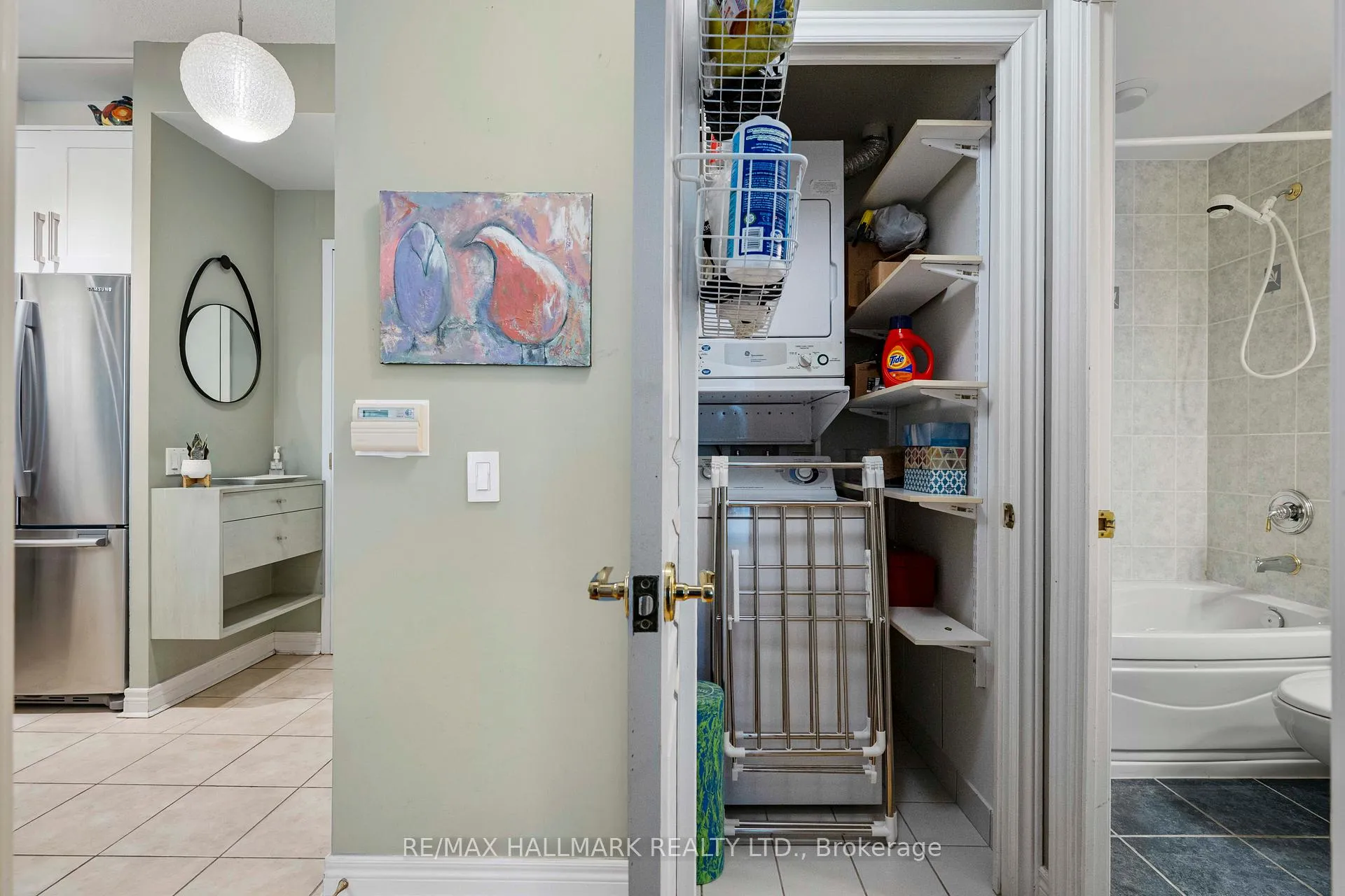 Photo 20 of Unit 224, 9 Boardwalk Drive, Toronto, The Beaches — HOMEH