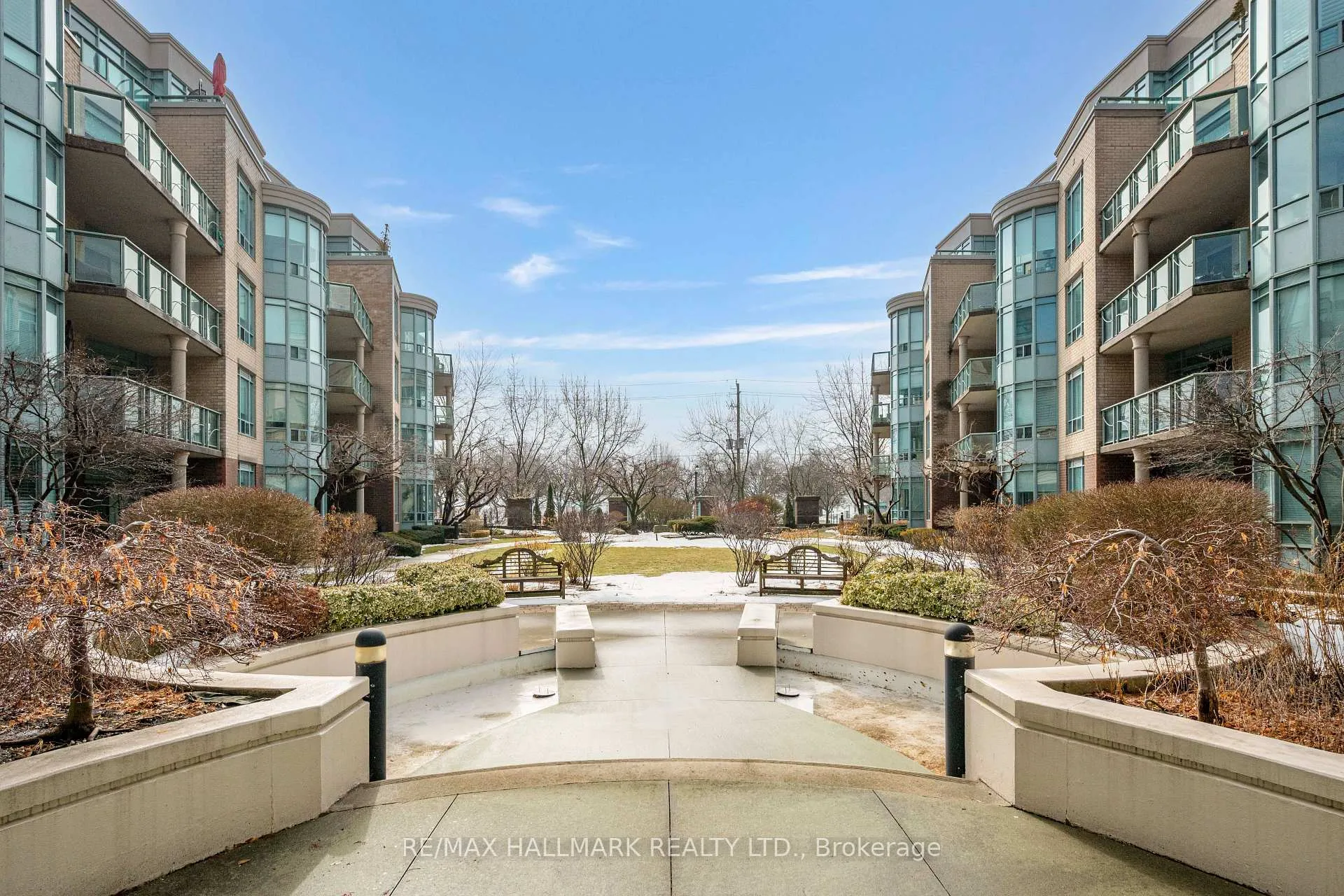 Photo 26 of Unit 224, 9 Boardwalk Drive, Toronto, The Beaches — HOMEH