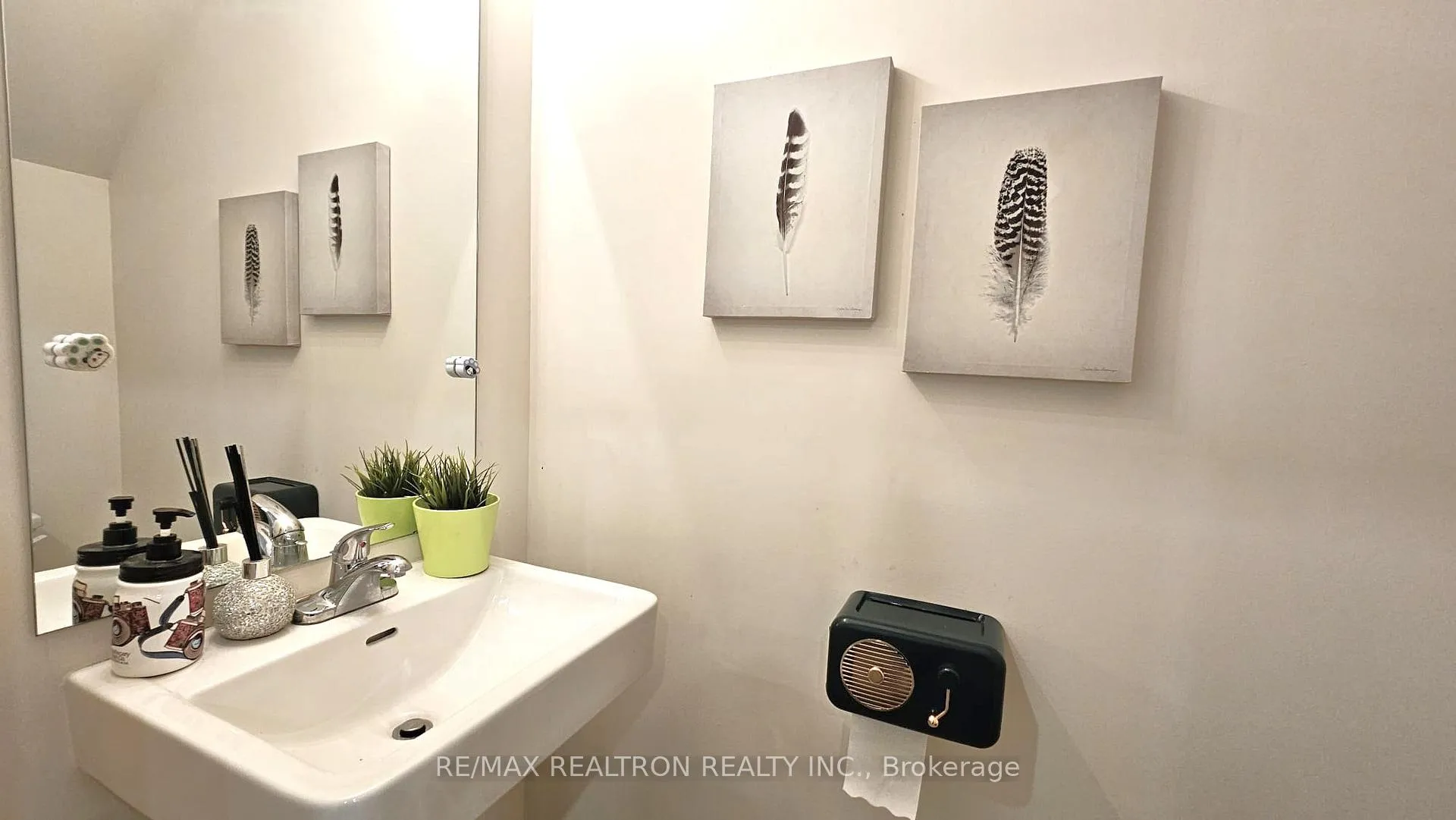 Photo 8 of 2202 Donald Cousens Parkway, Markham, Cornell — HOMEH