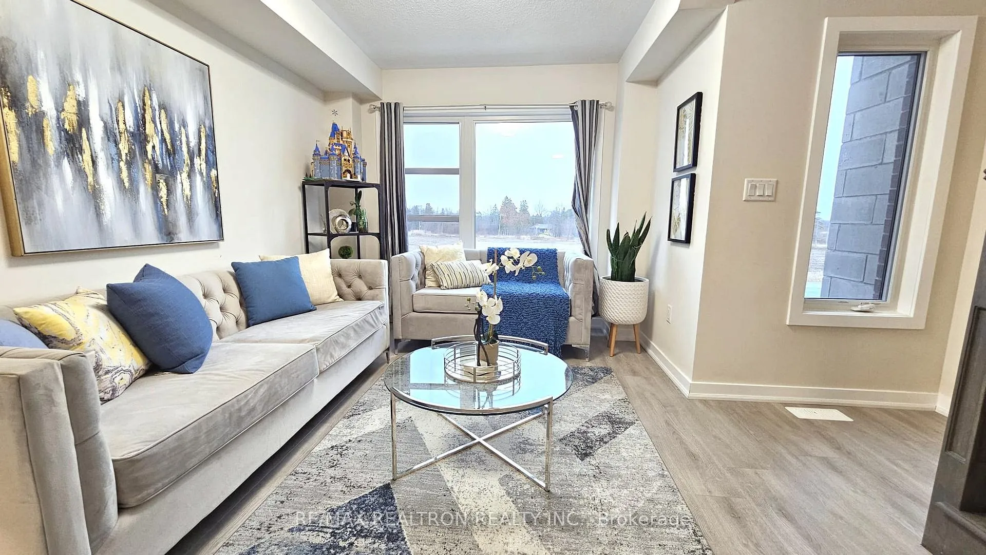 Photo 10 of 2202 Donald Cousens Parkway, Markham, Cornell — HOMEH