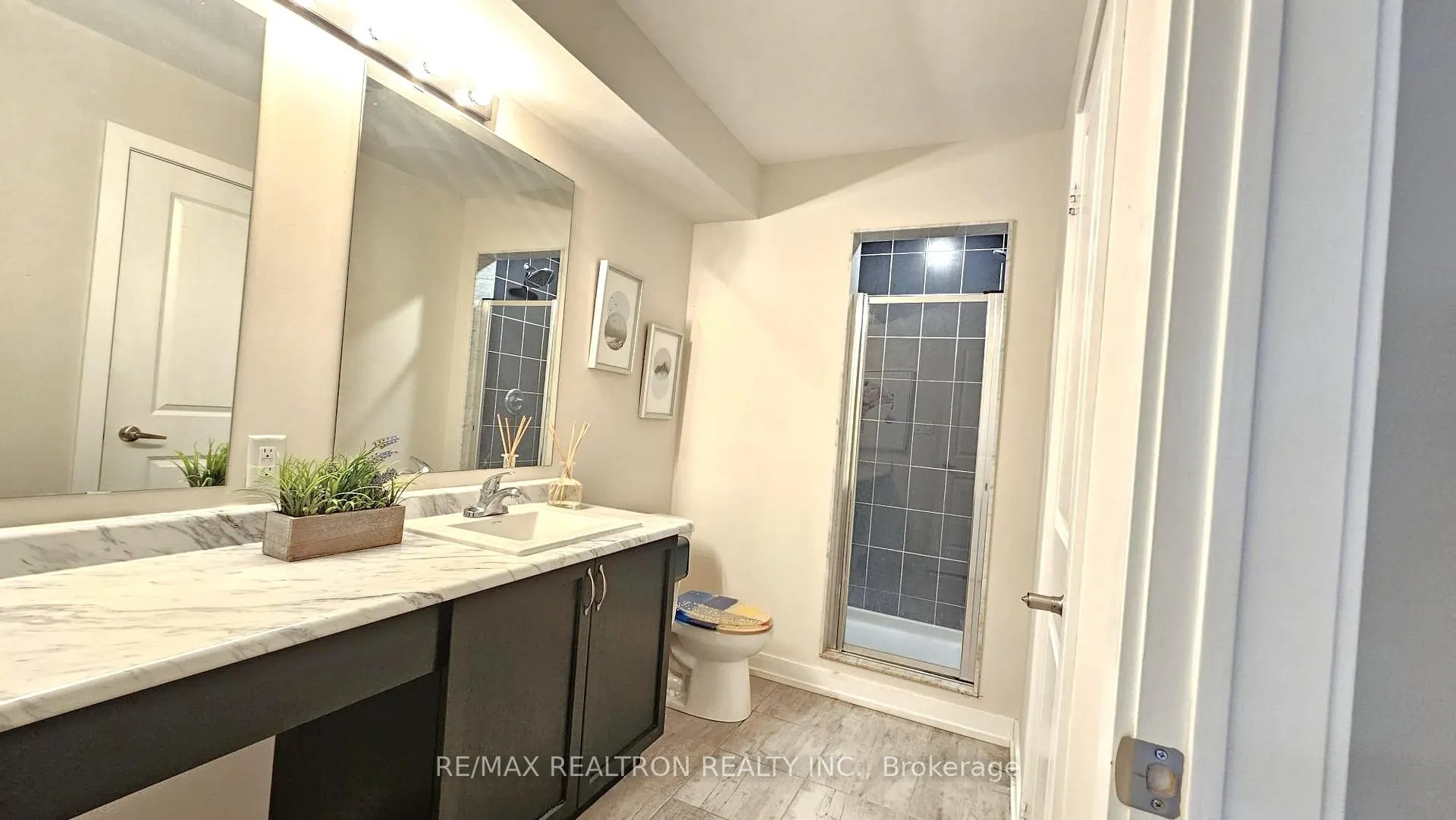 Photo 11 of 2202 Donald Cousens Parkway, Markham, Cornell — HOMEH