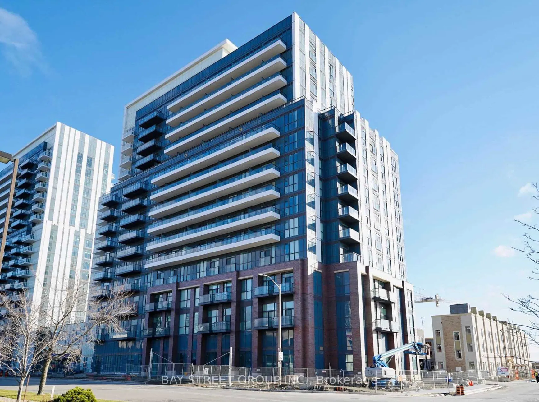 Photo 1 of Unit 1115, 10 Honeycrisp Crescent, Vaughan, Vaughan Corporate Centre — HOMEH