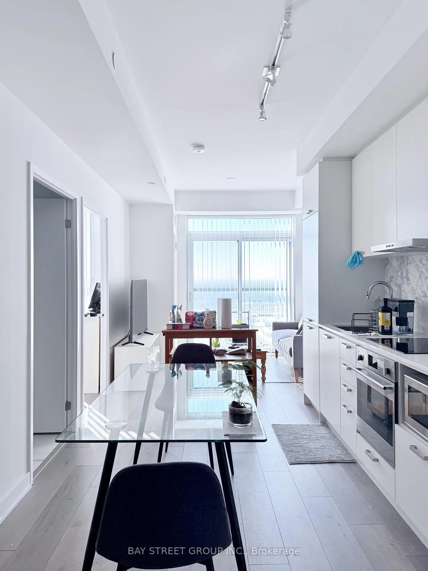 Photo 2 of Unit 1115, 10 Honeycrisp Crescent, Vaughan, Vaughan Corporate Centre — HOMEH