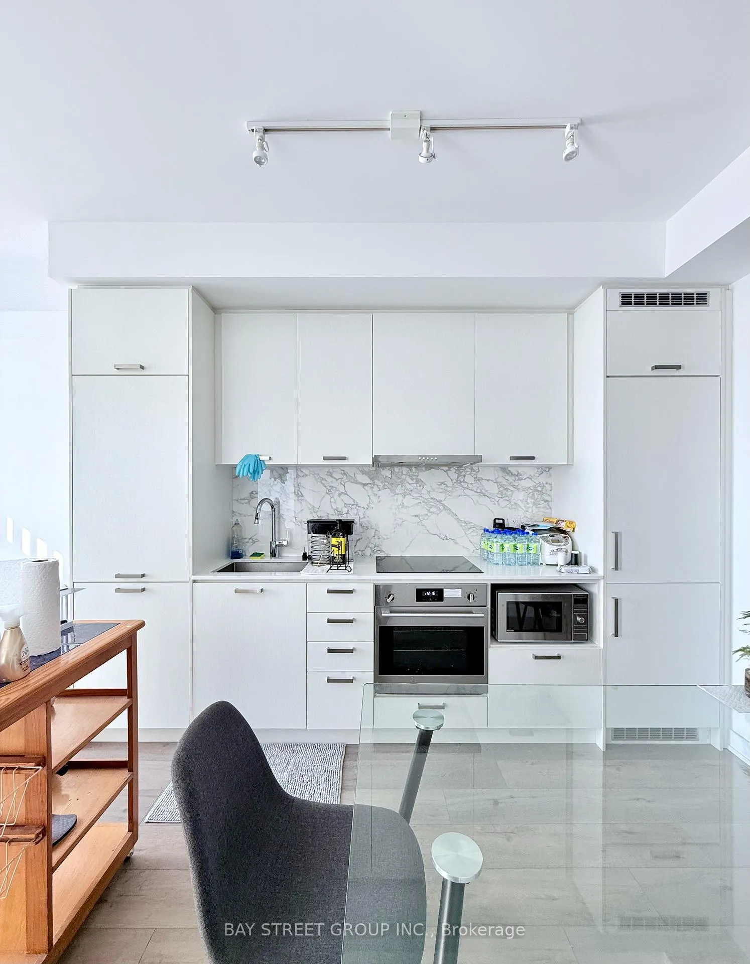 Photo 3 of Unit 1115, 10 Honeycrisp Crescent, Vaughan, Vaughan Corporate Centre — HOMEH