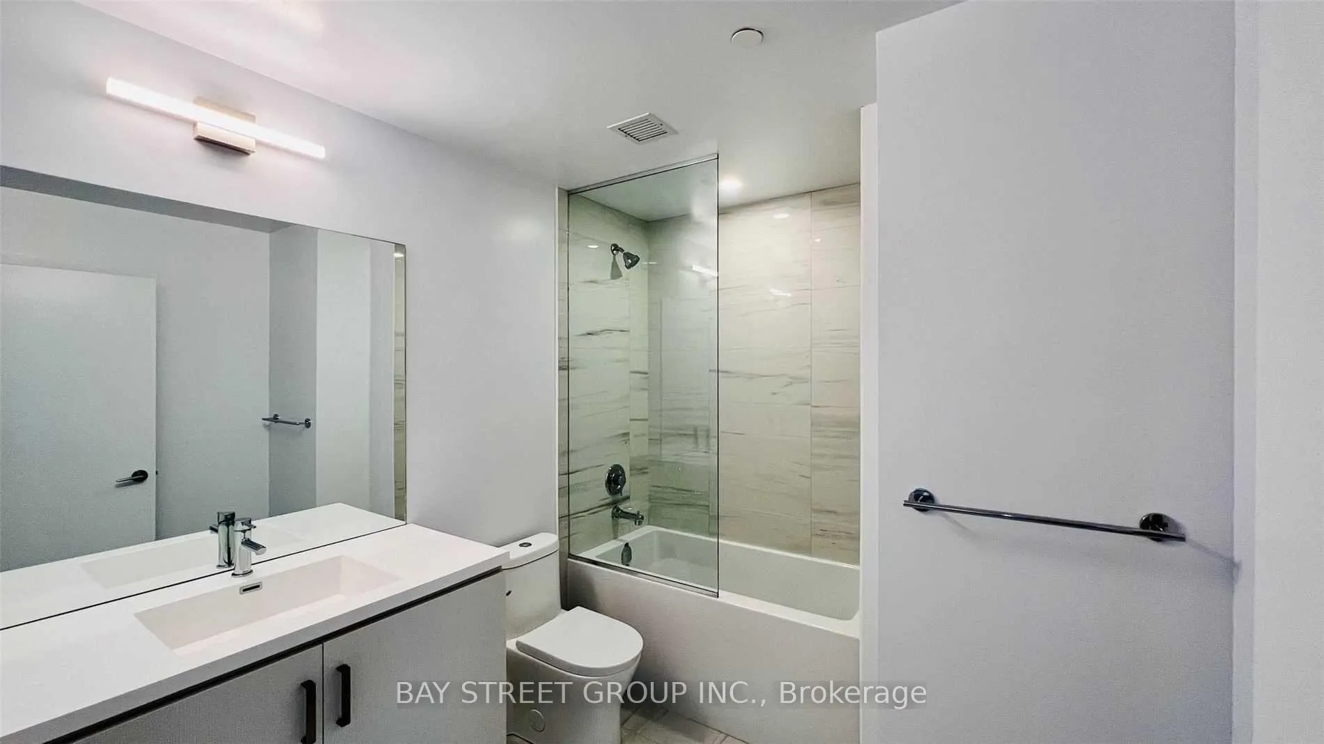 Photo 8 of Unit 1115, 10 Honeycrisp Crescent, Vaughan, Vaughan Corporate Centre — HOMEH