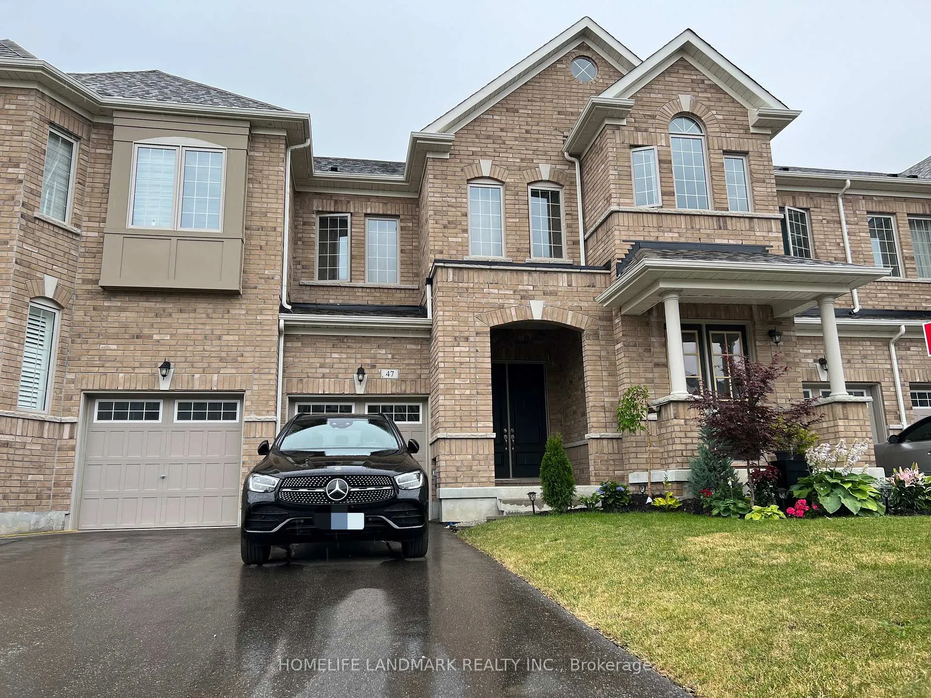 Photo 2 of 47 Durblee Avenue, Aurora, Rural Aurora — HOMEH