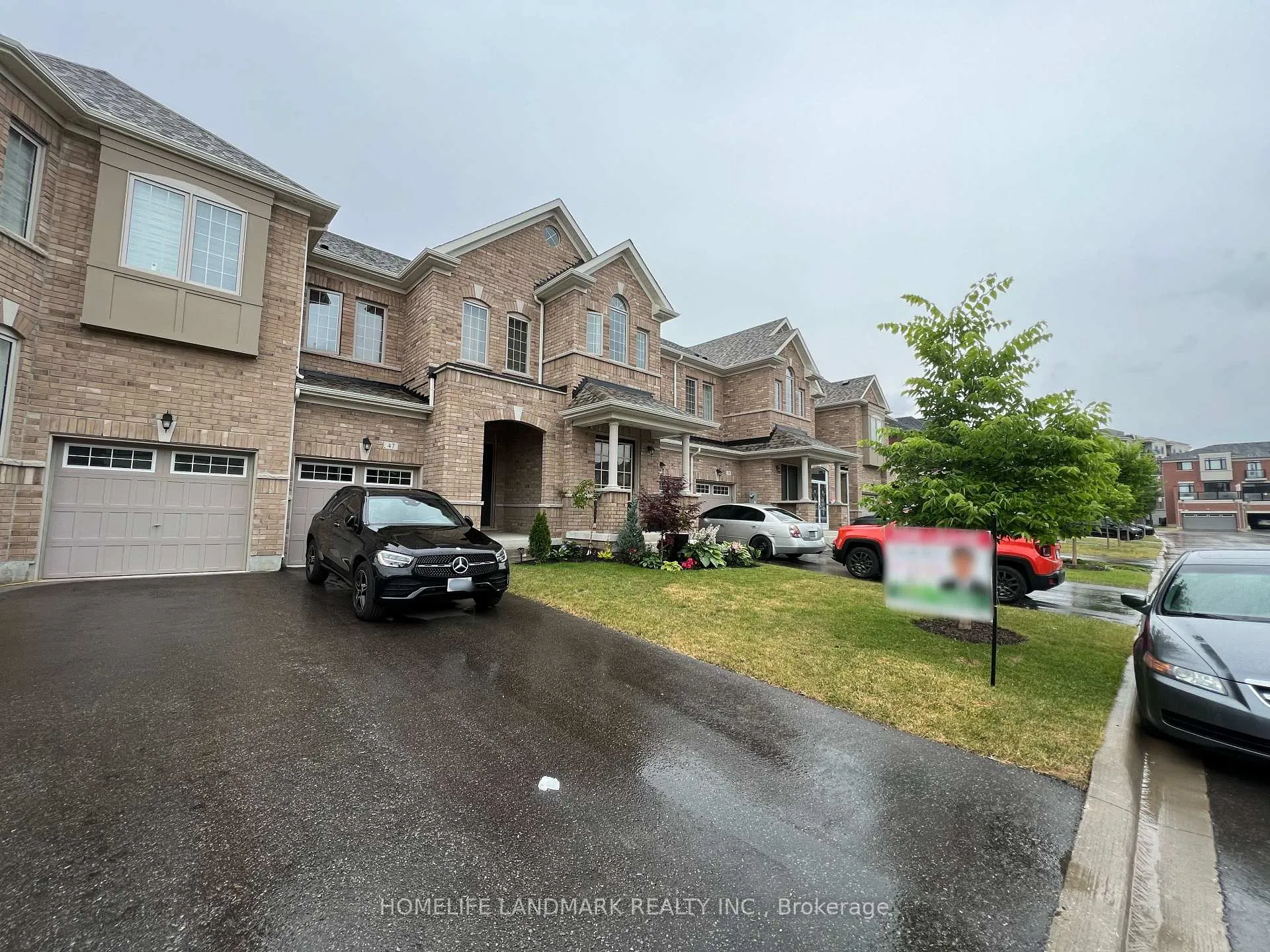 Photo 3 of 47 Durblee Avenue, Aurora, Rural Aurora — HOMEH