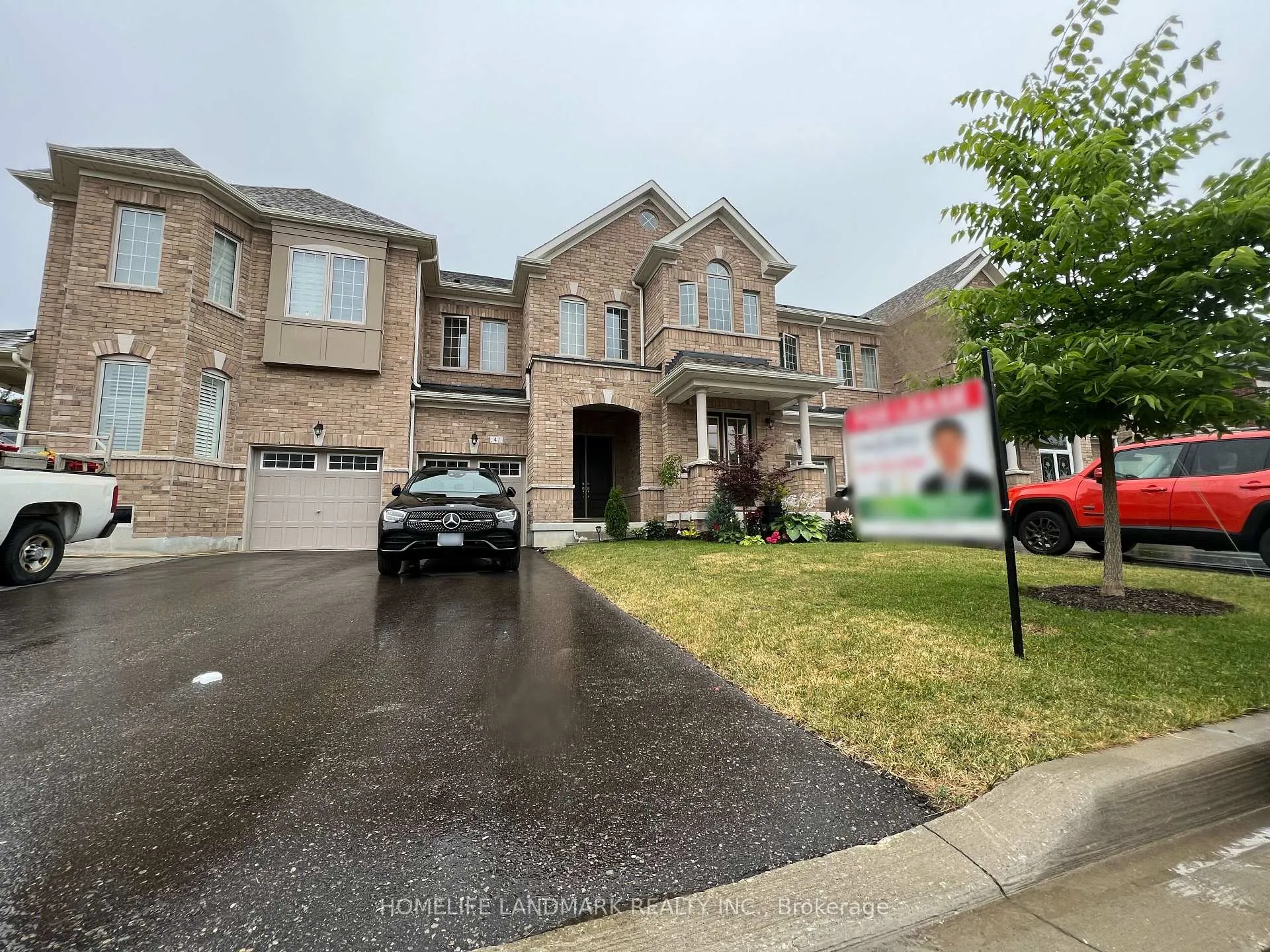 Photo 4 of 47 Durblee Avenue, Aurora, Rural Aurora — HOMEH