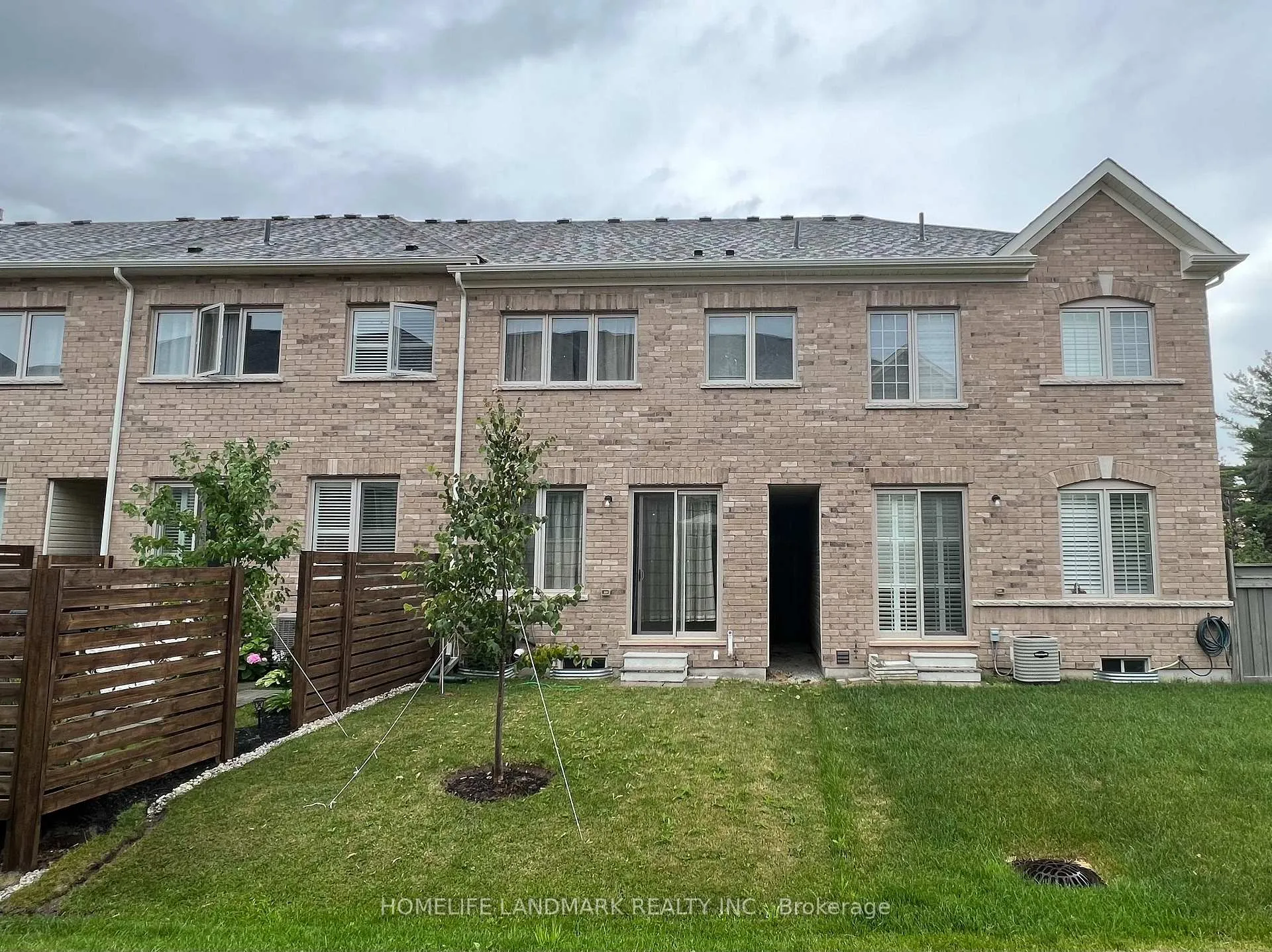 Photo 6 of 47 Durblee Avenue, Aurora, Rural Aurora — HOMEH