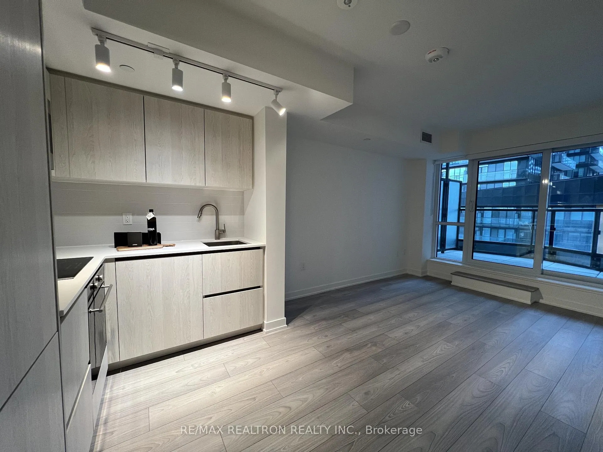 Photo 7 of 110 Broadway Avenue, Toronto, Mount Pleasant West — HOMEH