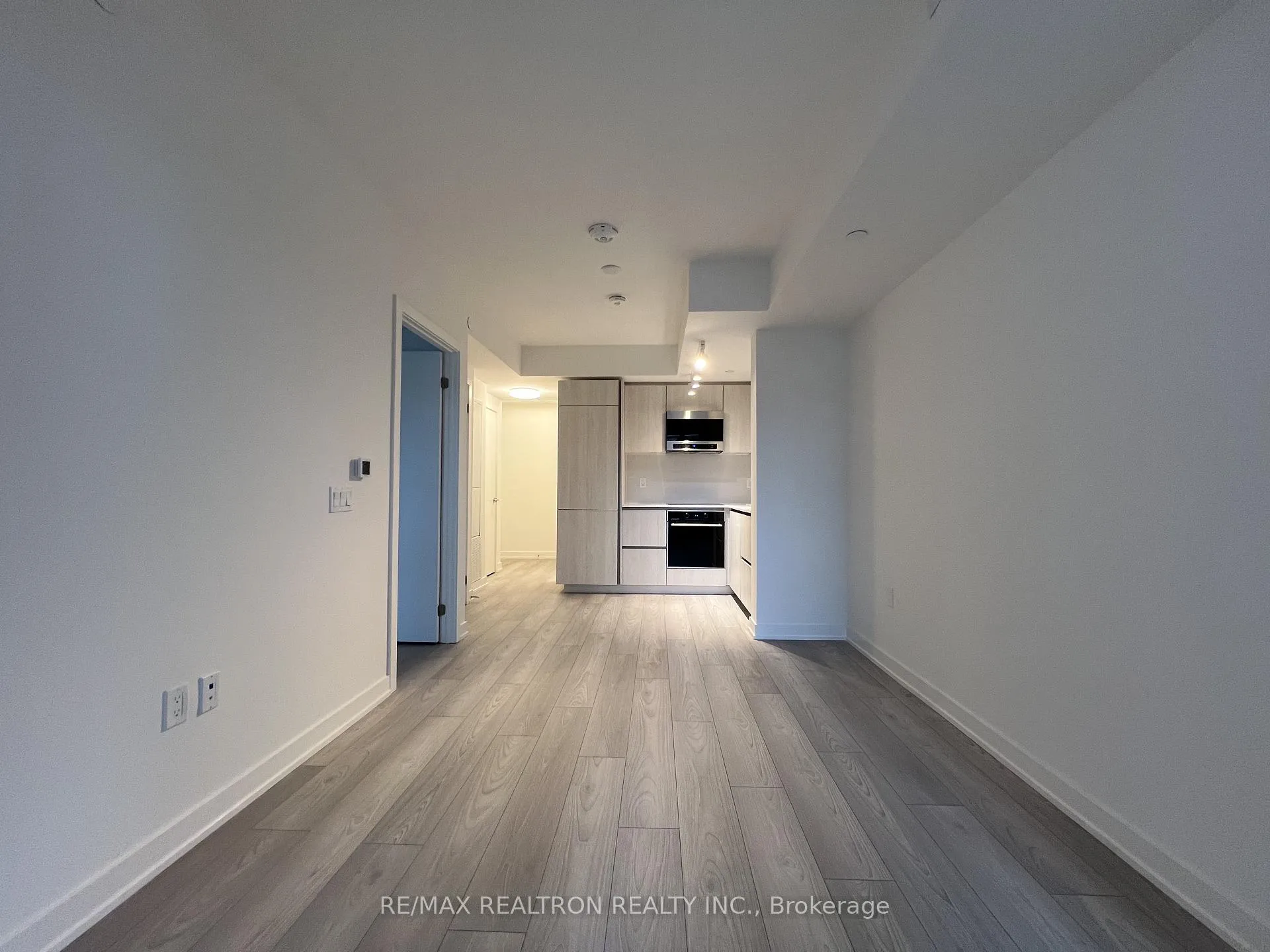 Photo 11 of 110 Broadway Avenue, Toronto, Mount Pleasant West — HOMEH