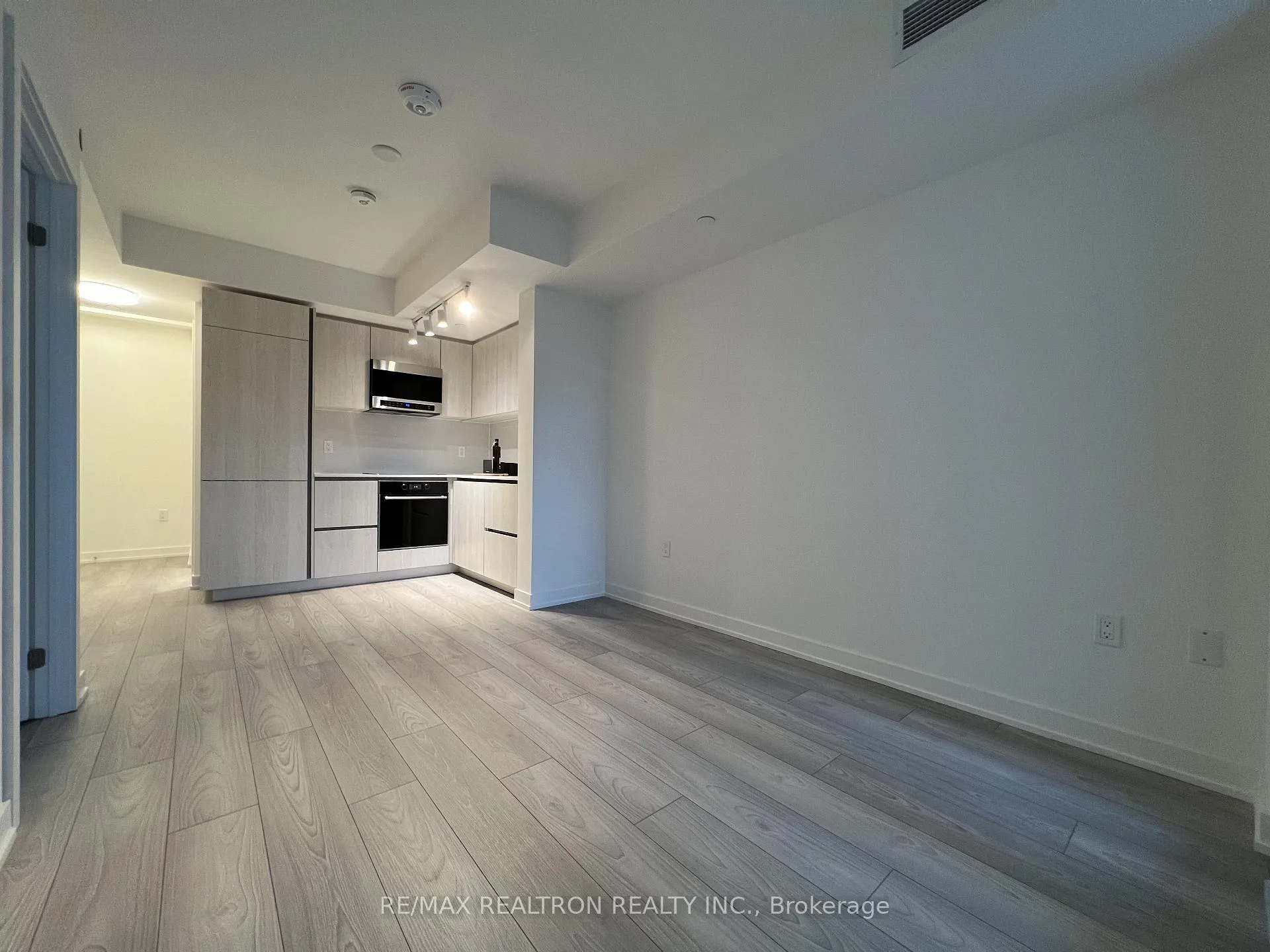 Photo 12 of 110 Broadway Avenue, Toronto, Mount Pleasant West — HOMEH