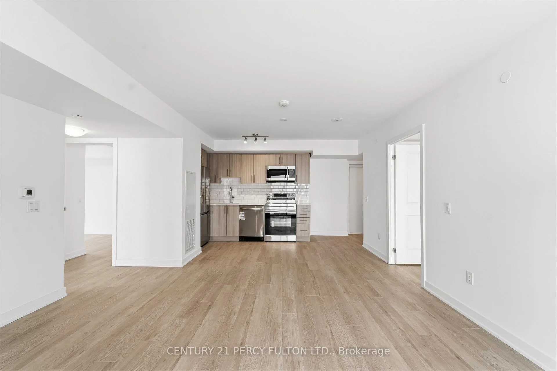 Photo 7 of Unit 2508, 1010 Sandy Beach Road, Pickering, Bay Ridges — HOMEH