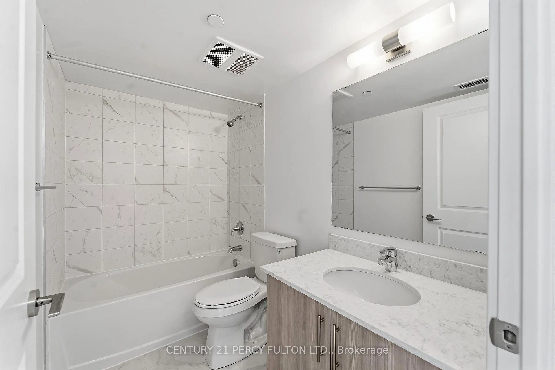 Photo 14 of Unit 2508, 1010 Sandy Beach Road, Pickering, Bay Ridges — HOMEH