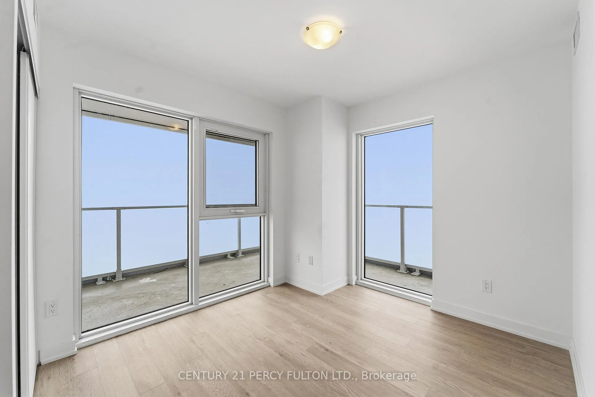 Photo 15 of Unit 2508, 1010 Sandy Beach Road, Pickering, Bay Ridges — HOMEH
