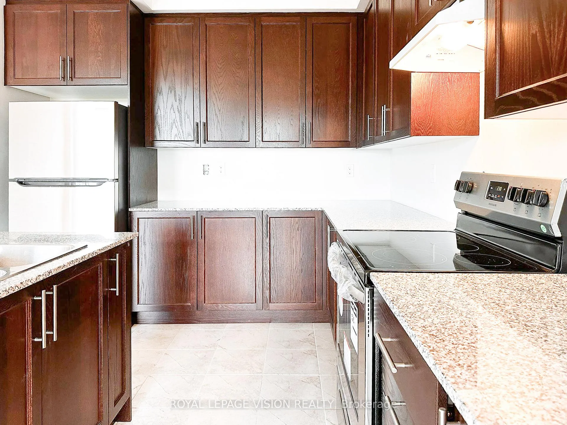 Photo 3 of 2611 Secreto Drive, Oshawa, Windfields — HOMEH
