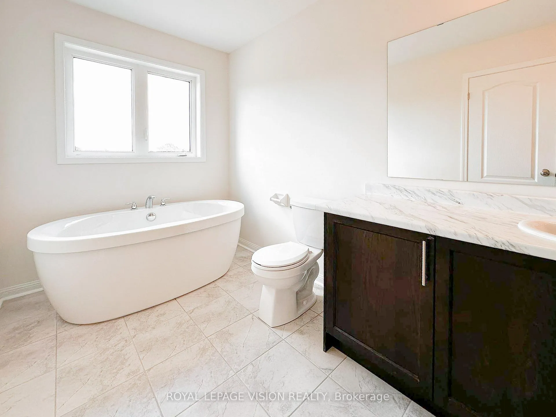 Photo 4 of 2611 Secreto Drive, Oshawa, Windfields — HOMEH