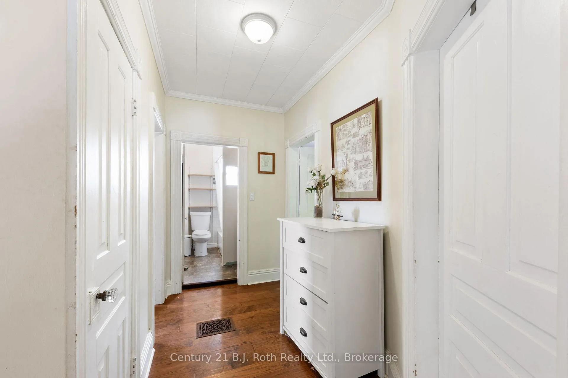Photo 16 of 347 Second Street, Midland — HOMEH