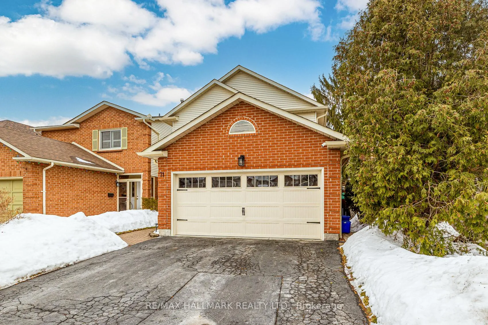 Photo 3 of 71 Robinson Crescent, Whitby, Pringle Creek — HOMEH