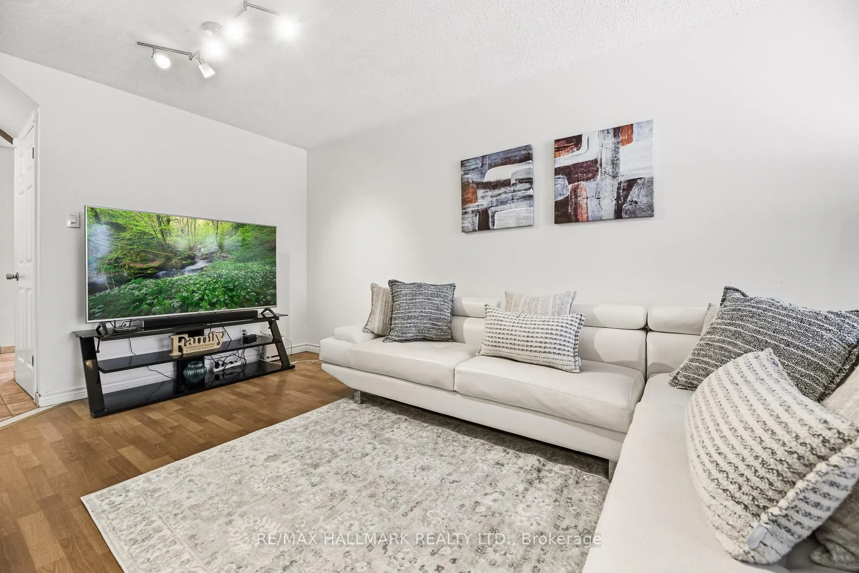 Photo 6 of 71 Robinson Crescent, Whitby, Pringle Creek — HOMEH