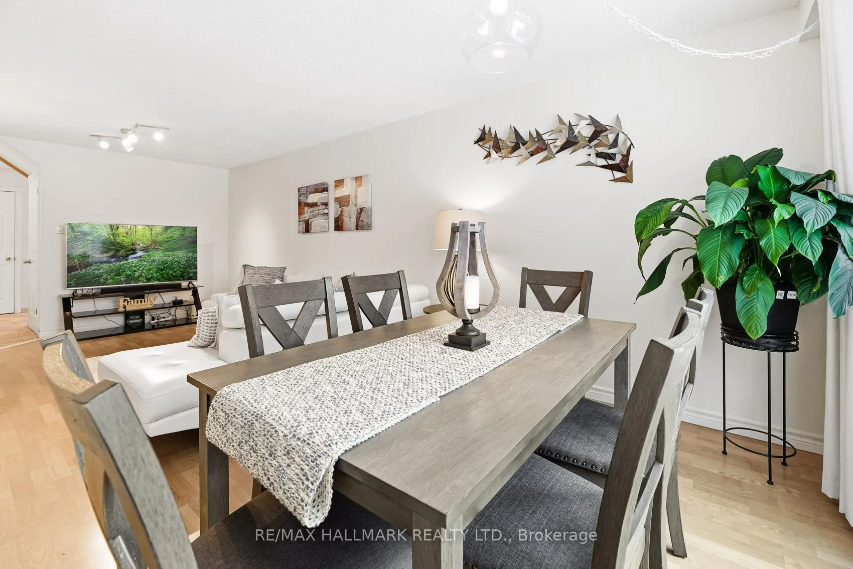 Photo 9 of 71 Robinson Crescent, Whitby, Pringle Creek — HOMEH