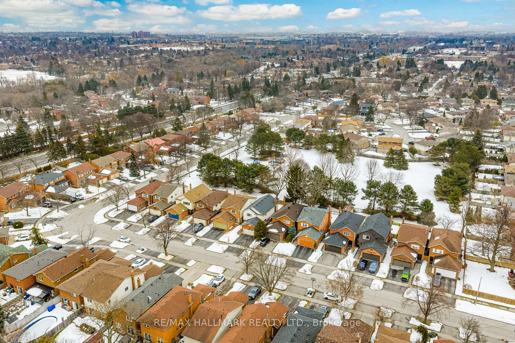 Photo 43 of 71 Robinson Crescent, Whitby, Pringle Creek — HOMEH