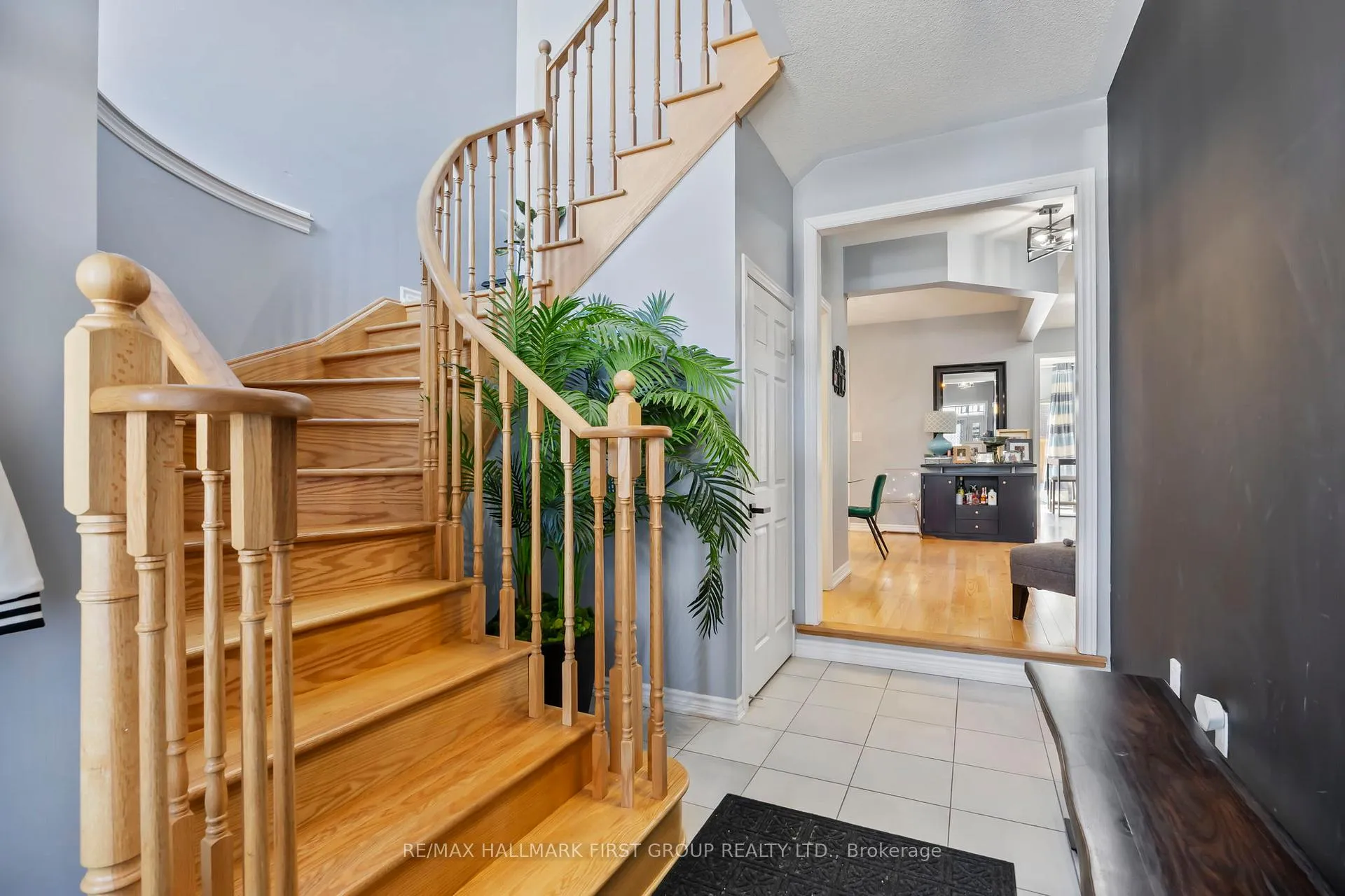 Photo 3 of 307 Northglen Boulevard, Clarington, Bowmanville — HOMEH