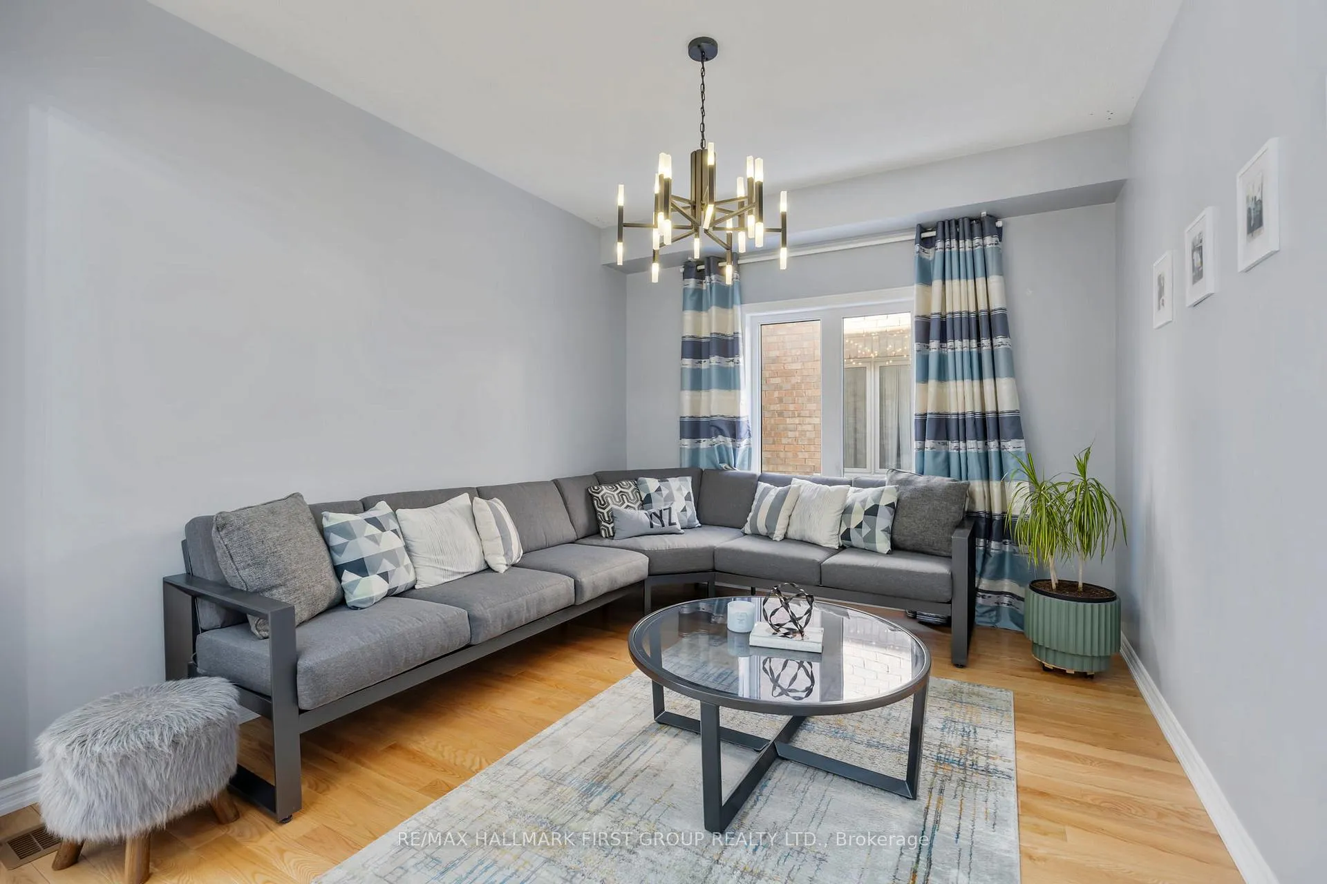 Photo 10 of 307 Northglen Boulevard, Clarington, Bowmanville — HOMEH