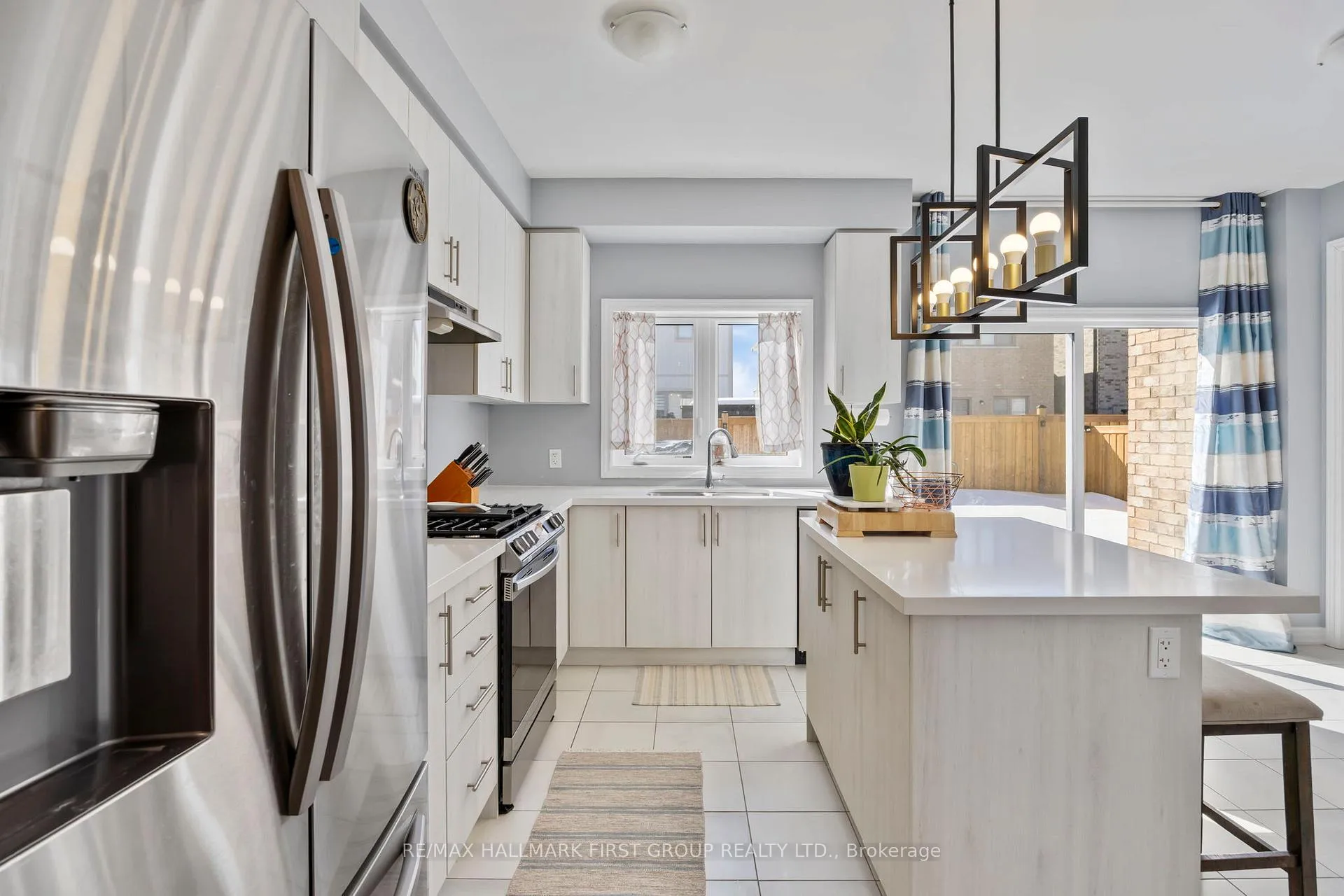 Photo 16 of 307 Northglen Boulevard, Clarington, Bowmanville — HOMEH