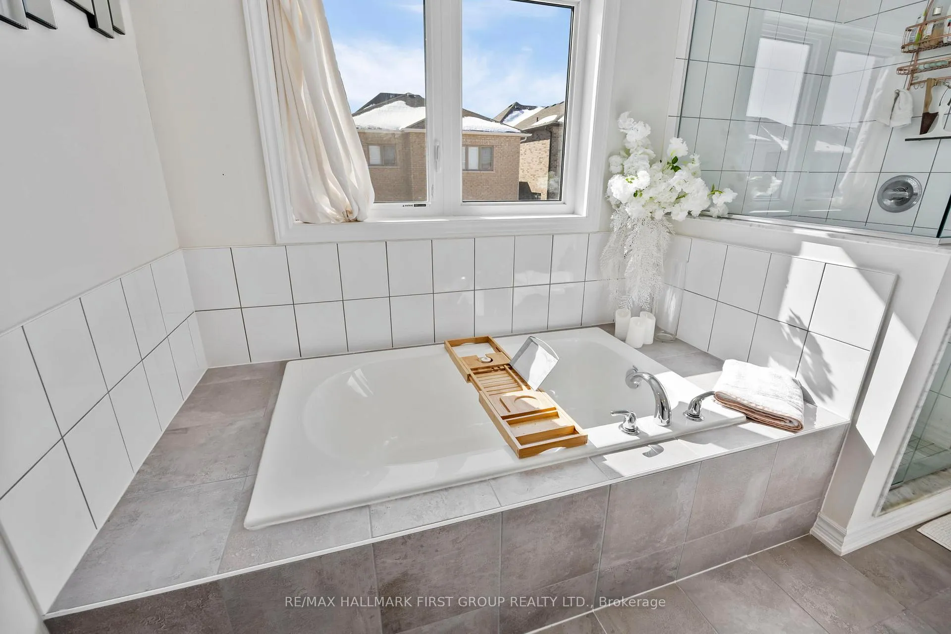 Photo 33 of 307 Northglen Boulevard, Clarington, Bowmanville — HOMEH
