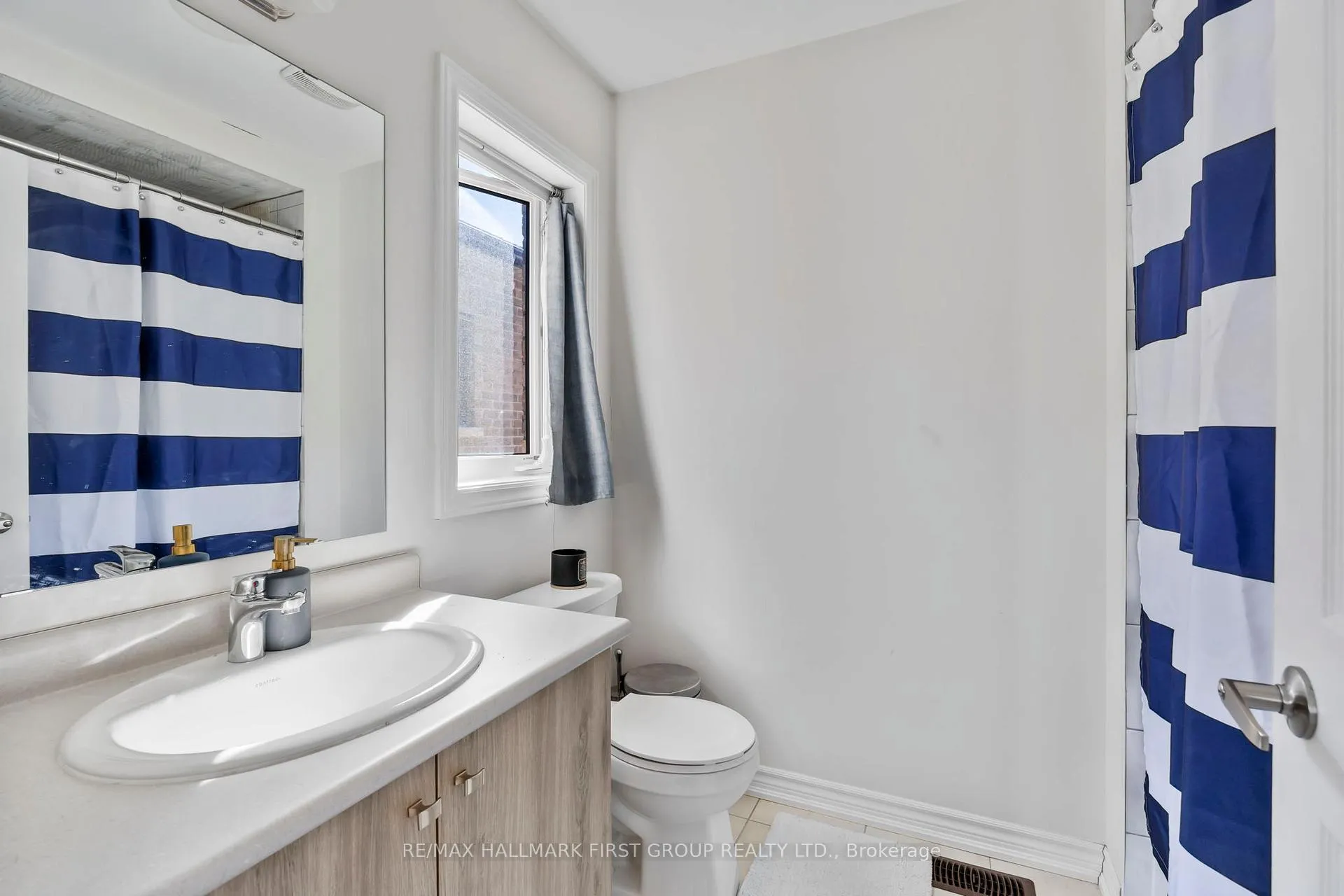 Photo 41 of 307 Northglen Boulevard, Clarington, Bowmanville — HOMEH