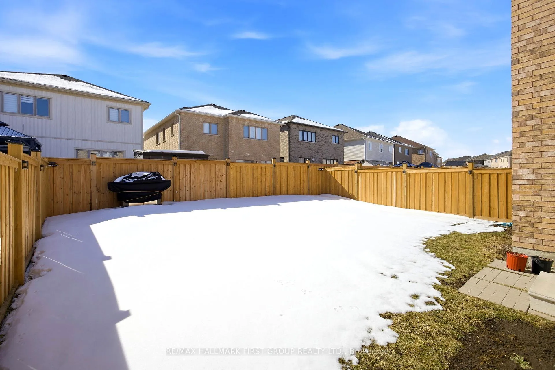 Photo 45 of 307 Northglen Boulevard, Clarington, Bowmanville — HOMEH
