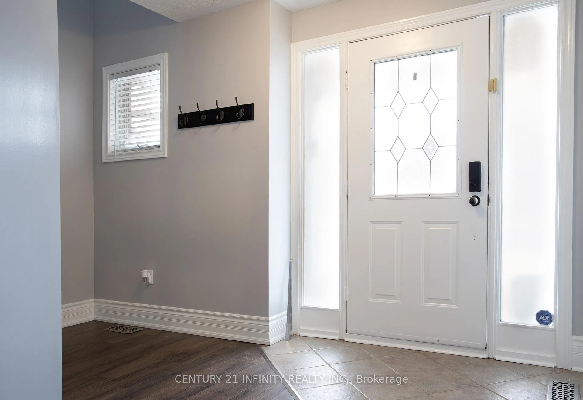 Photo 1 of 6 Granary Lane, Clarington, Courtice — HOMEH