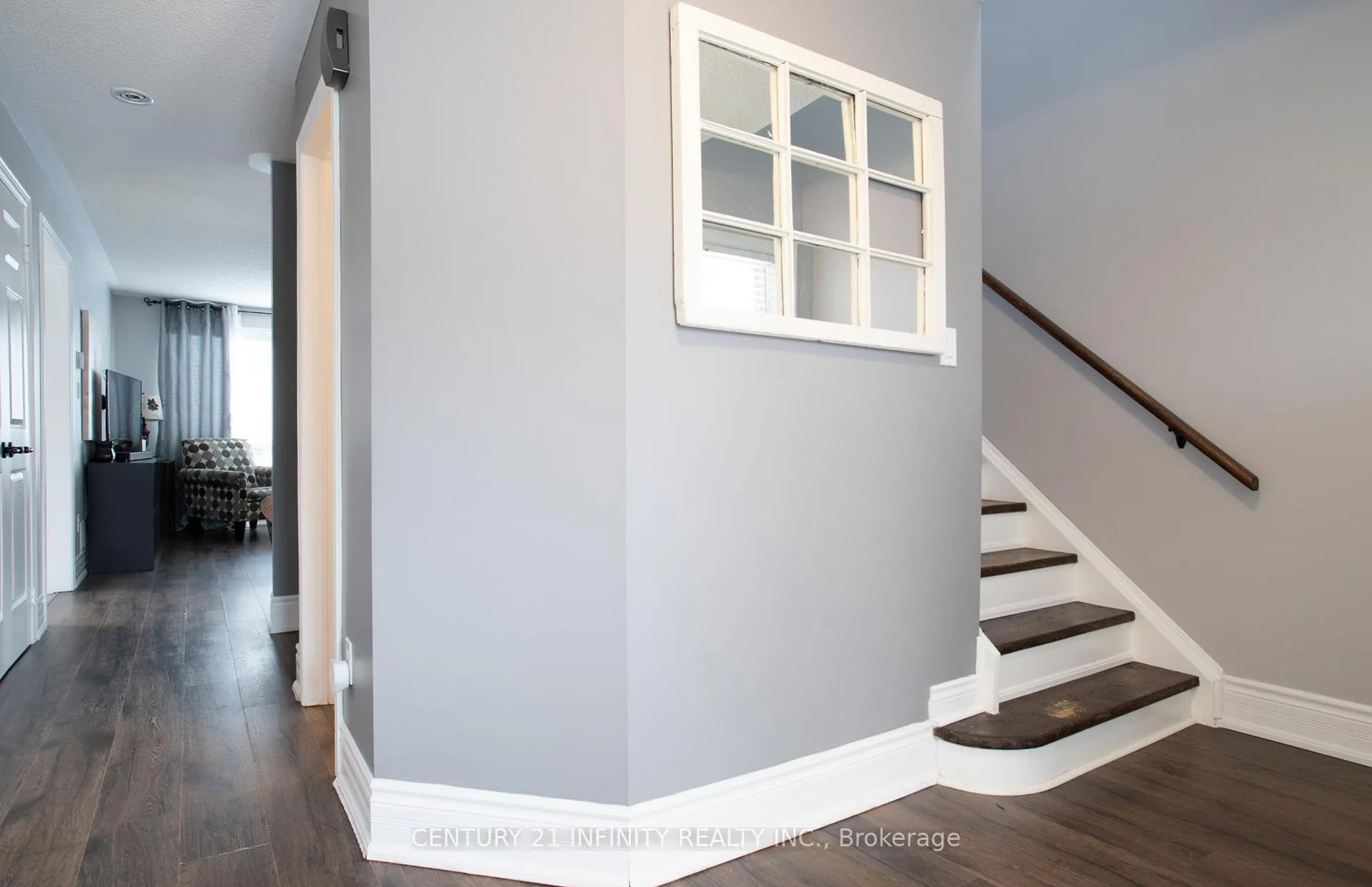 Photo 2 of 6 Granary Lane, Clarington, Courtice — HOMEH