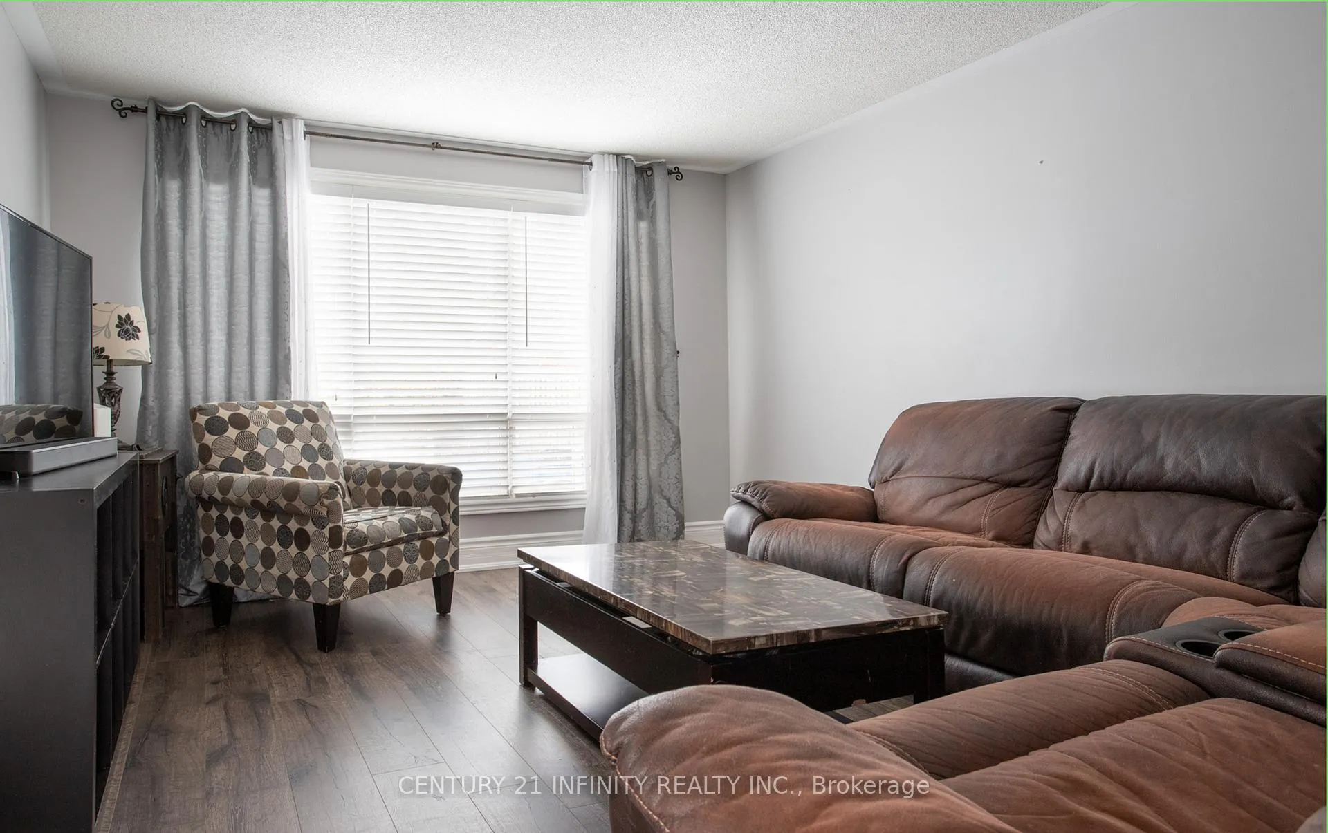 Photo 3 of 6 Granary Lane, Clarington, Courtice — HOMEH